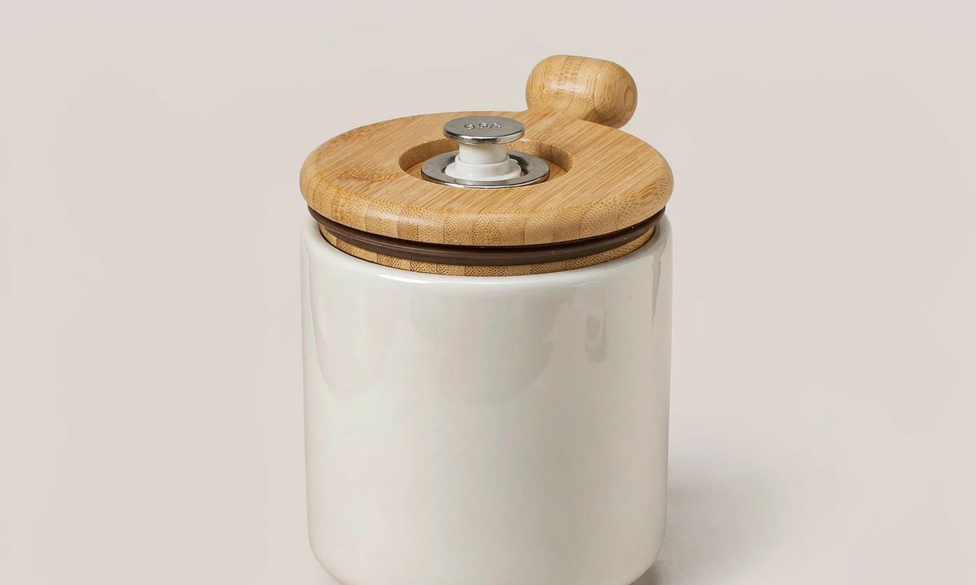 Pet Carrier Treat Pouch: Training Accessory - detail view supplied by QUANZHOU JUNYUAN BAGS